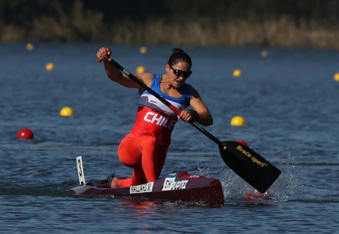 SAN PEDRO DE LA PAZ, CHILE - NOV 3 : Maria José Mailliard de Chile gana Medalla de Plata competencia C 200m en Canotajede Velocidad en la Laguna Grande en los Juegos Panamericanos Santiago 2023. / Maria José Mailliard of Chile  wins Silver Medals in the
