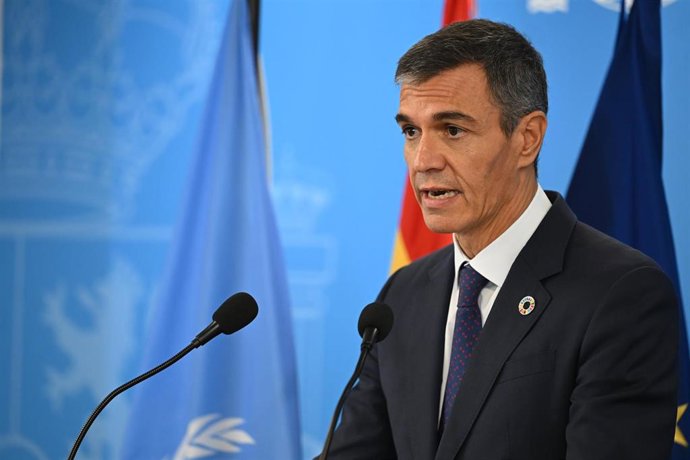 El presidente del Gobierno, Pedro Sánchez, comparece ante los medios de comunicación, en la sede de la Representación Permanente de España ante Naciones Unidas, a 23 de septiembre de 2026, en Nueva York (Estados Unidos). Sánchez se encuentra en Nueva York