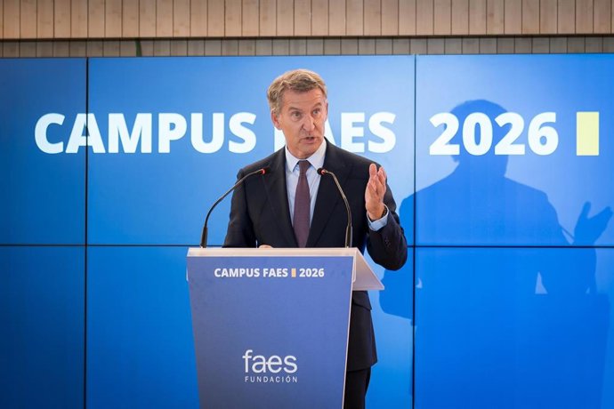 El presidente del Partido Popular, Alberto Núñez Feijóo, durante la clausura del Campus FAES 2026, en la Fundación Ortega Marañón, a 25 de septiembre de 2026, en Madrid (España). 