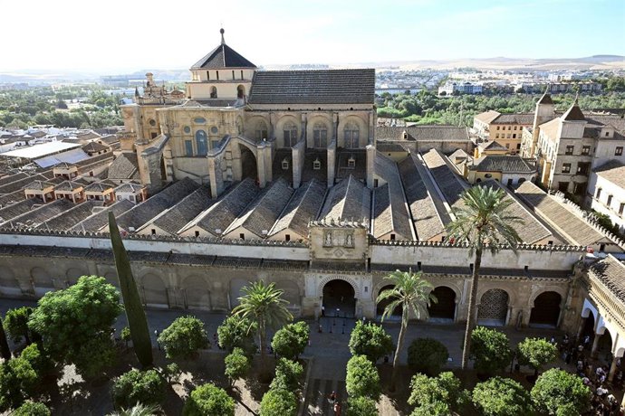 Archivo - El Cabildo Catedral de Córoba colabora para que reclusos corbeses hagan el Camino de Santiago.