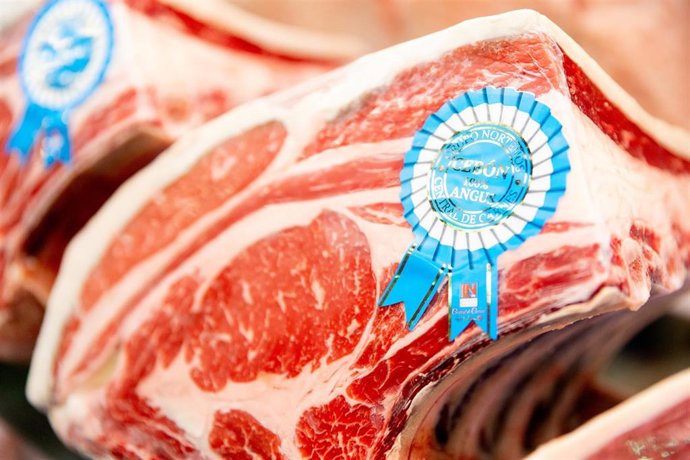 Archivo - Chuletón gourmet de carne de res.