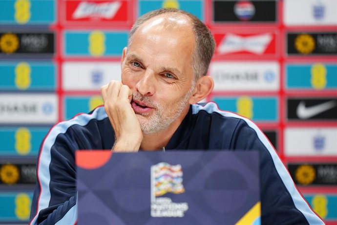 25 de setembro de 2026, Reino Unido, Londres: O técnico da seleção da Inglaterra, Thomas Tuchel, participa de uma coletiva de imprensa no Centro de Treinamento do Tottenham Hotspur, antes da partida de futebol da Liga das Nações da UEFA contra a Espanha, 