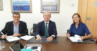 Firma del acuerdo para la creación de la Escuela de Enfermería.