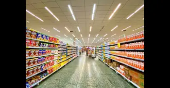 Un supermercado pide diez años de prisión a una cajera por robar 333.800 euros de la caja en dos años