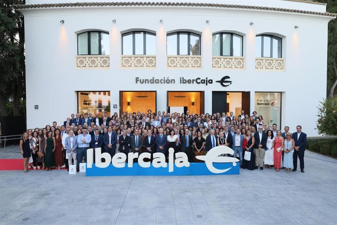 Foto de la plantilla reconocida en Ibercaja.