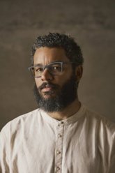 Foto: Gabriel Martins dirige 'Vicentina pede desculpas': "La gente está cohibida dentro de su humanidad"