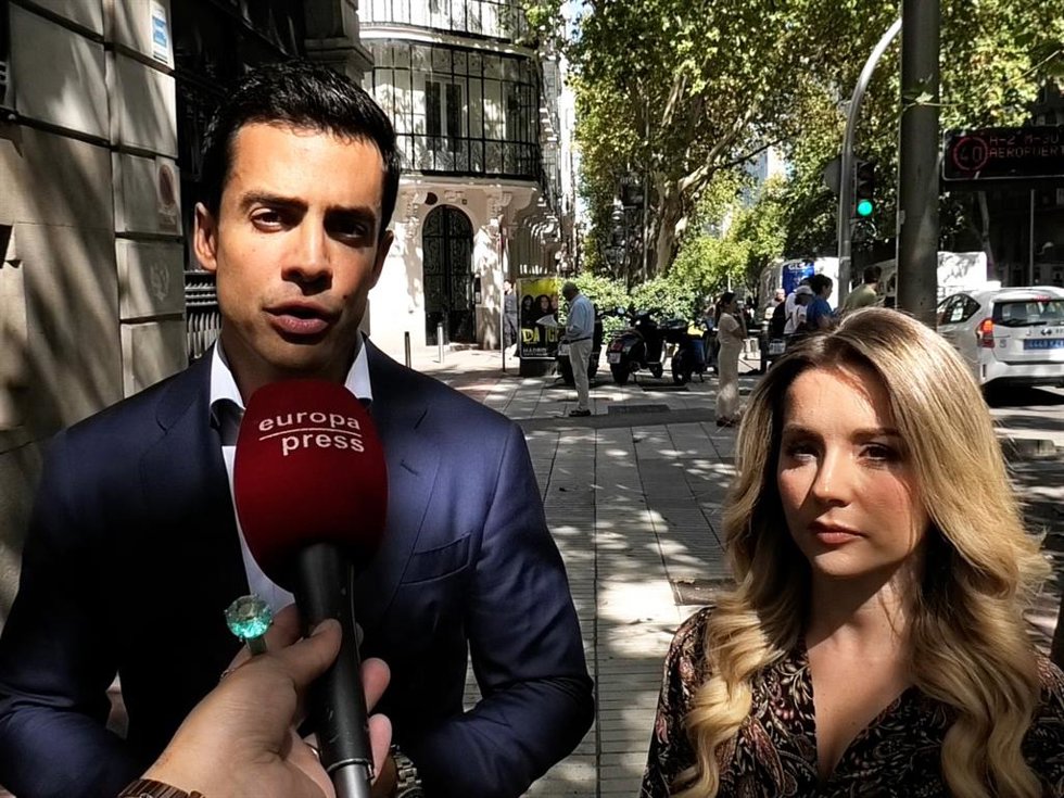 Juan Gonzalo Ospina y Beatriz Uriarte hablando en exclusiva tras la resolución de la sentencia de Daniel Sancho