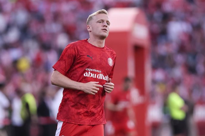 Archivo - Donny van de Beek of Girona FC looks on during the Spanish league, LaLiga EA Sports, football match played between Girona FC and Elche CF at Montilivi stadium on May 23, 2026 in Girona, Spain.