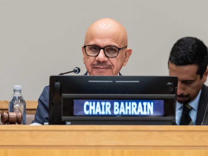 17 de setembro de 2026, Nova York, Nova York, Estados Unidos: Abdullatif bin Rashid Al Zayani, Ministro das Relações Exteriores do Reino do Bahrein, preside a reunião do Conselho de Segurança sob a fórmula Arria intitulada “Mares Seguros, Segurança Compar