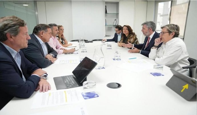 El PP se reúne con la Federación Nacional de Cofradías de España y de la Confederación Española de Pesca (Cepesca).