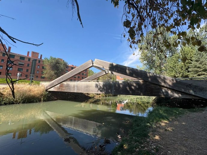 El Ayuntamiento de Valladolid inicia este lunes la reparación de la pasarela peatonal sobre el Canal de Castilla