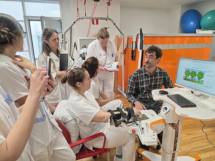 Archivo - Imágenes de los nuevos robots del Servicio de Rehabilitación de Valdecilla