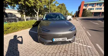 Así se conduce el Geely E5, el SUV eléctrico de 218 CV y hasta 475 km de autonomía