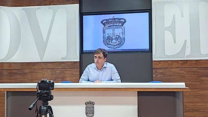 Archivo - El concejal del PSOE en el Ayuntamiento de Oviedo Javier Ballina.