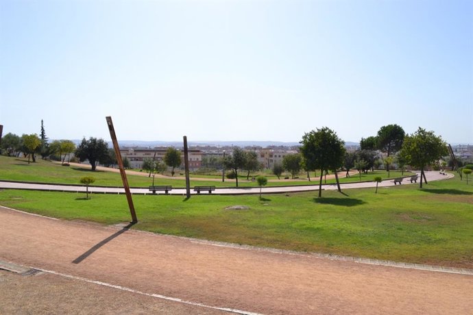 Parque en día soleado.