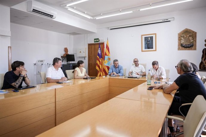 Reunión en el Consell de Formentera sobre los deslindes de Costas.