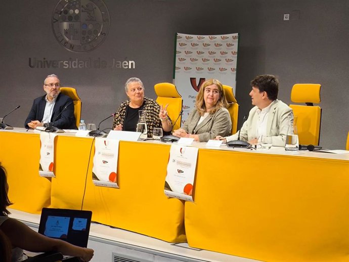 La inauguración de la Escuela Andaluza de Voluntariado en Jaén.