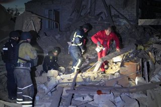 Escombros taras un ataque ruso en Zaporiyia