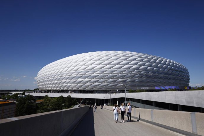 Archivo - General view outside the stadium ahead the UEFA Champions League Final 2025 between Paris Saint-Germain and FC Internazionale Milano at Allianz Arena stadium on May 31, 2025 in Munich, Germany.