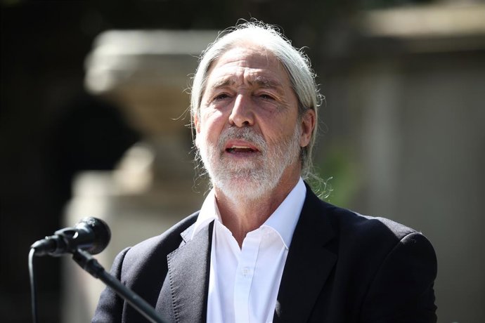 Santiago 21 de septiembre 2026.  Al cumplirse el aniversario 50 del asesinato en Washington del exministro de Estado Orlando Letelier, se realiza una ceremonia conmemorativa en su memoria, junto a su tumba en el Cementerio General.  Dragomir