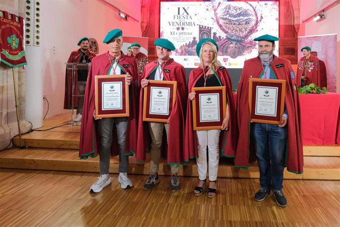 Distinguidos en la celebración del XI Gran Capítulo de la Cofradía del Aguardiente de Orujo y Vino de Liébana