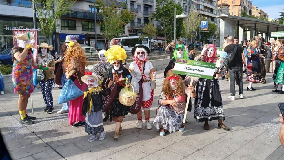 La Diputación de Cáceres lleva a Zamora la fuerza de sus máscaras y tradiciones ancestrales