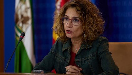 Montero (PSOE-A) traslada su pésame a Paco Téllez y a su familia por el fallecimiento de su hijo