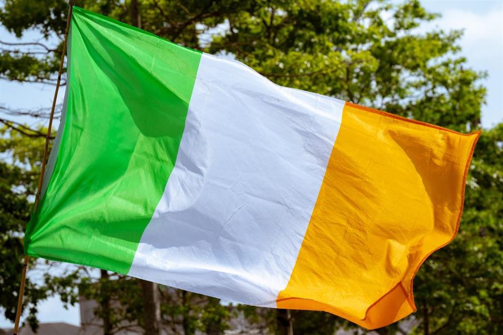 Archivo - Bandera de Irlanda (archivo)