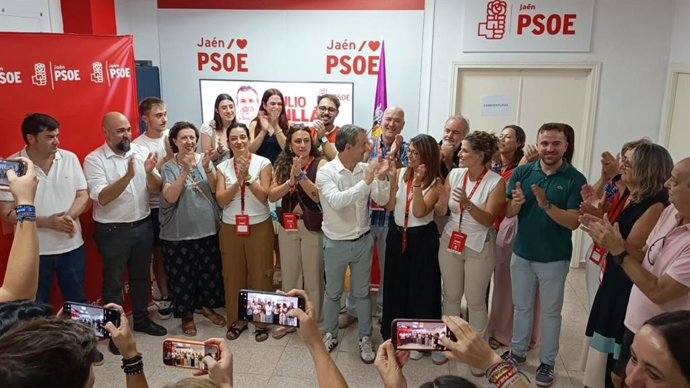 El secretario general del PSOE de Jaén y alcalde de la capital, Julio Millán, tras ser reelegido como candidato a la Alcaldía.