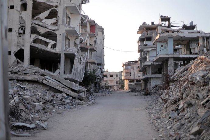 Archivo - Arquivo - Imagem de arquivo mostrando vários prédios destruídos pelos bombardeios de Israel na Faixa de Gaza.