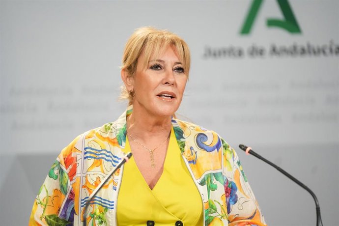 La vicepresidenta tercera y consejera de Economía, Hacienda y Fondos Europeos, y portavoz del Gobierno andaluz, Carolina España