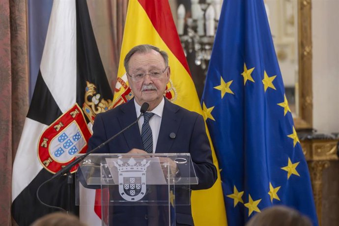 Archivo - El presidente de Ceuta, Juan Jesús Vivas, durante la visita a Ceuta del expresidente del Gobierno, José María Aznar, en el Palacio de la Asamblea, a 27 de agosto de 2026, en Ceuta (España). 