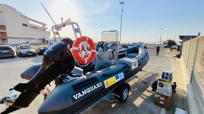 Embarcación semirrígida equipada para la investigación arqueológica.