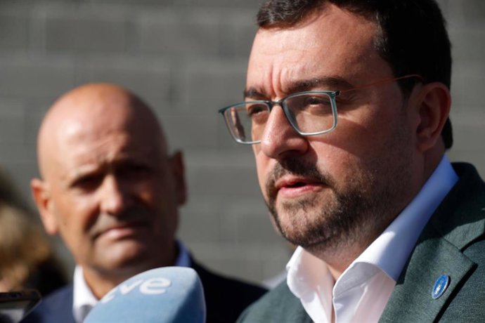 El presidente del Principado de Asturias, Adrián Barbón, en una imagen de archivo