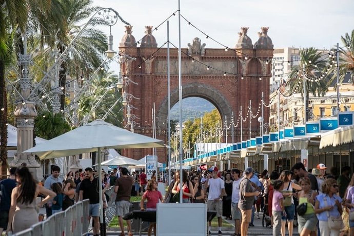 La Setmana del Llibre en Català en el Passeig Lluís Companys