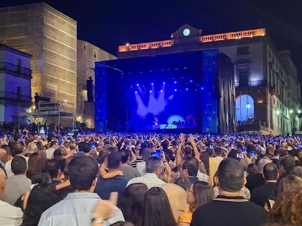Concierto de Rosario dentro del ciclo del Monumental Cáceres, a 26 de septiembre de 2026.