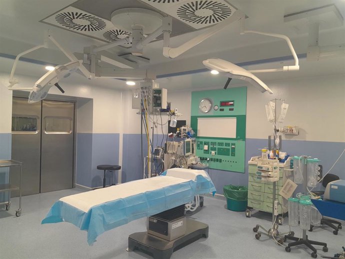 Uno de los quirófanos renovados en el Hospital Clínico Universitario Lozano Blesa de Zaragoza.