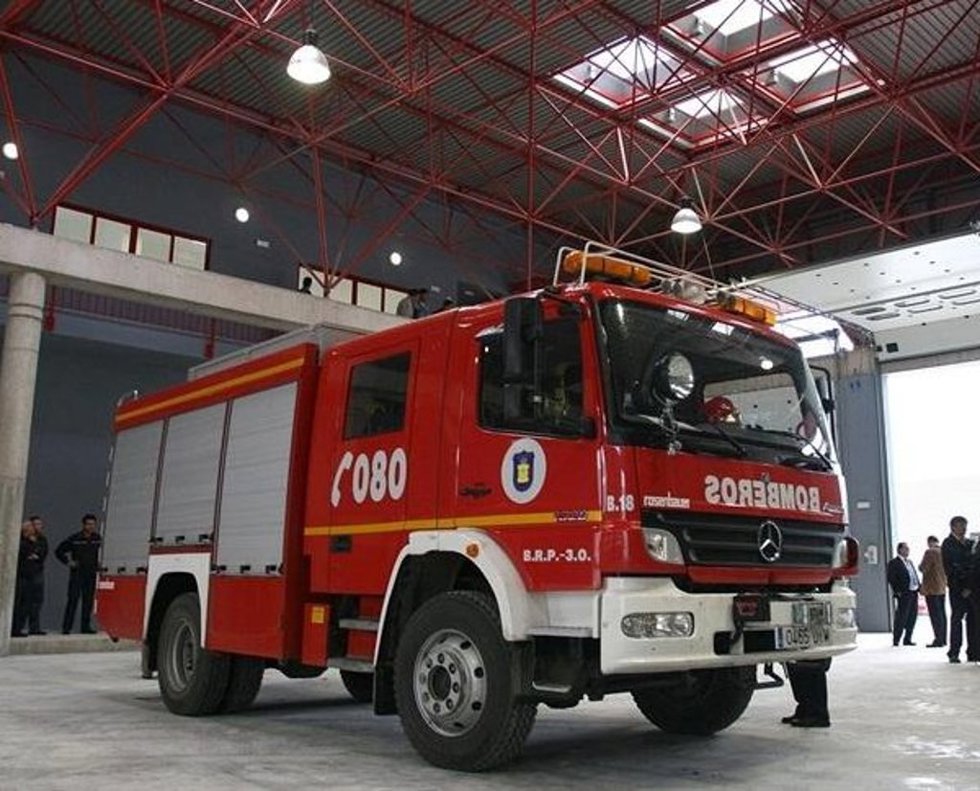 Archivo - Imagen de archivo de un vehículo de Bomberos de Málaga.