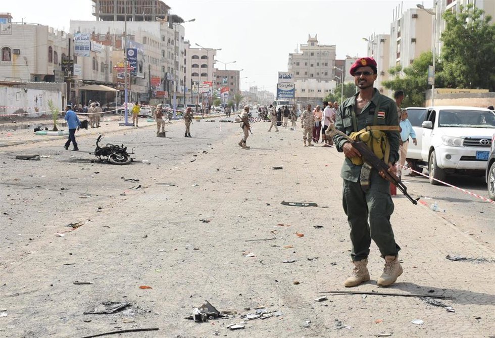 Archivo - Un militar en una calle del sur de Yemen (archivo)