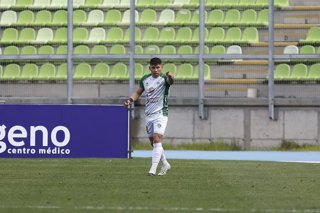 Futbol, Santiago Wanderers vs Deportes Puerto Montt Fecha 21, Liga de Ascenso 2026, El jugador de Deportes Puerto Montt Richard Paredes, celebra con sus companeros, tras marcar un gol contra Santiago Wanderers, durante un partido de la Liga de Ascenso,