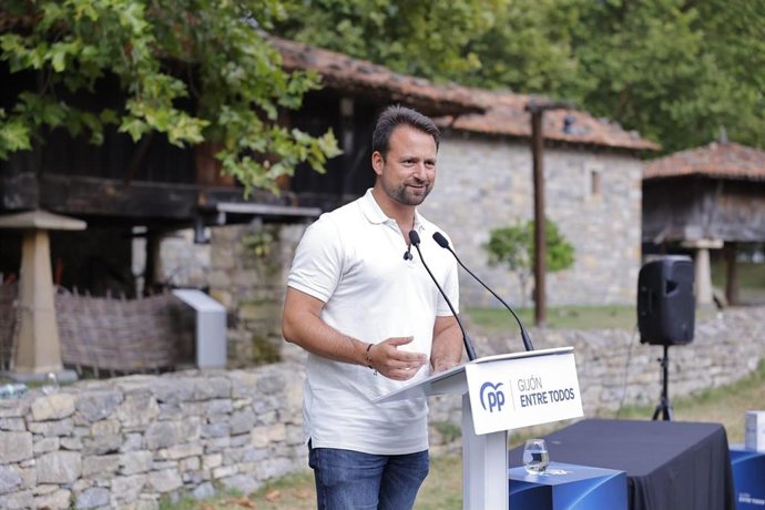 Archivo - El presidente del PP, Álvaro Queipo, en Gijón.