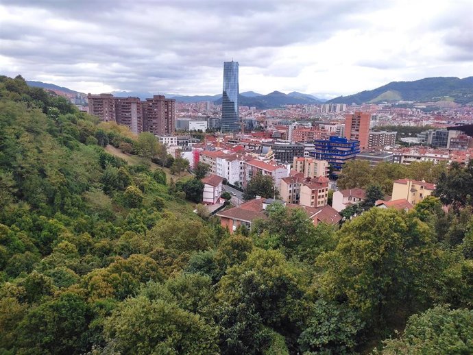 Archivo - Bilbao, nuboso, nubes