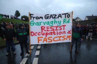 Concentració contra la marxa orangista al carrer Garvaghy de Portadown, a Irlanda del Nord
