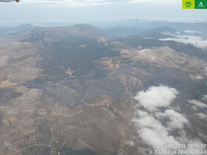 Imagen aérea del incendo forestal de Igualeja (Málaga).