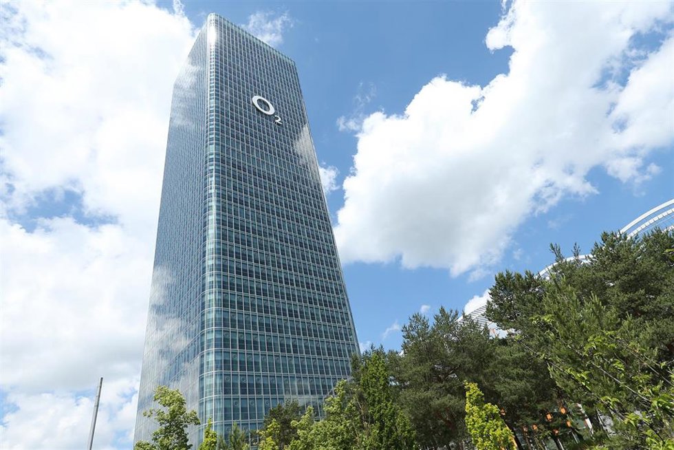 Archivo - Torre de O2 en Múnich, Alemania