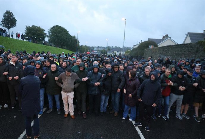 Concentración contra la marcha orangista en la calle Garvaghy de Portadown, en Irlanda del Norte