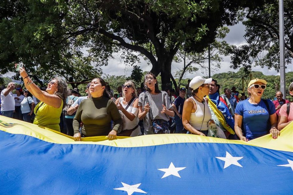 Archivo.- Seguidores de la líder opositora María Corina Machado manifestándose en Caracas