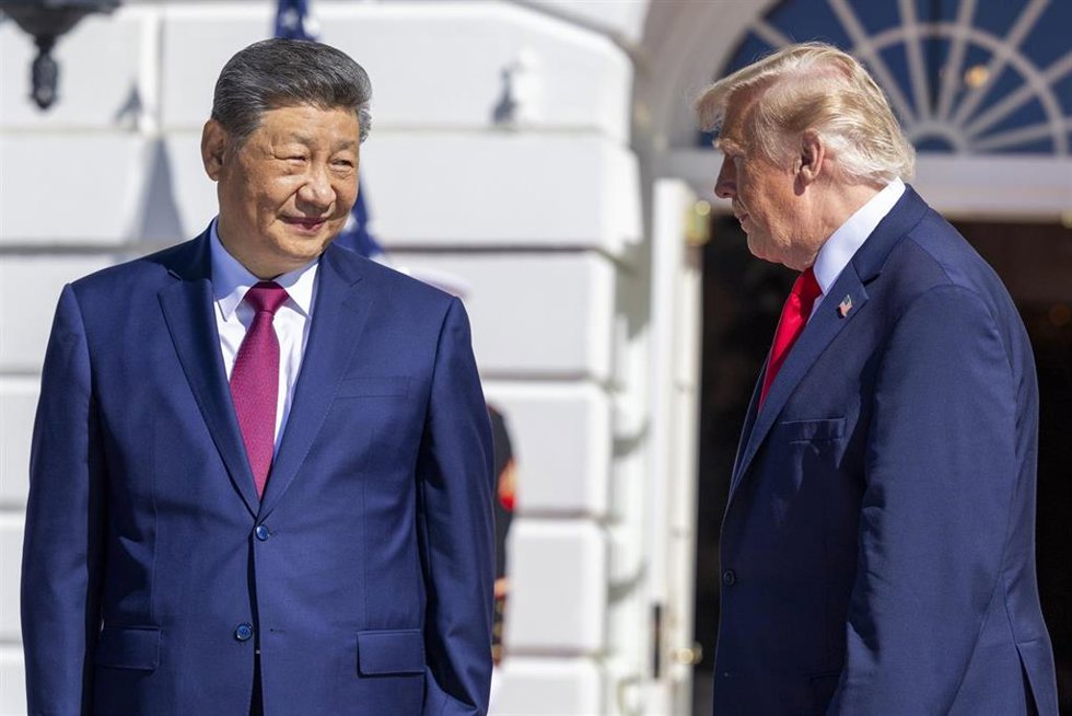 Archivo - El presidente chino Xi Jinping y el presidente estadounidense Donald Trump en el Pórtico Sur antes de una recepción con té en la Casa Blanca, en Washington D. C.