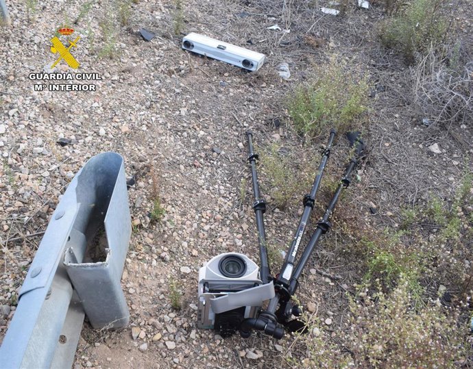 Archivo - Radar de la Guardia Civil tras sufrir daños.