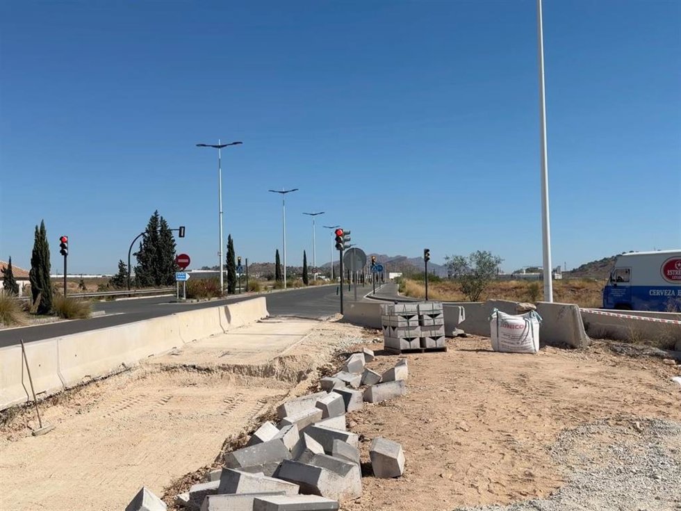 Arrancan las obras en la pedanía de Cabezo de Torres para completar el tercer carril exterior de la calzada sur de la Costera Norte